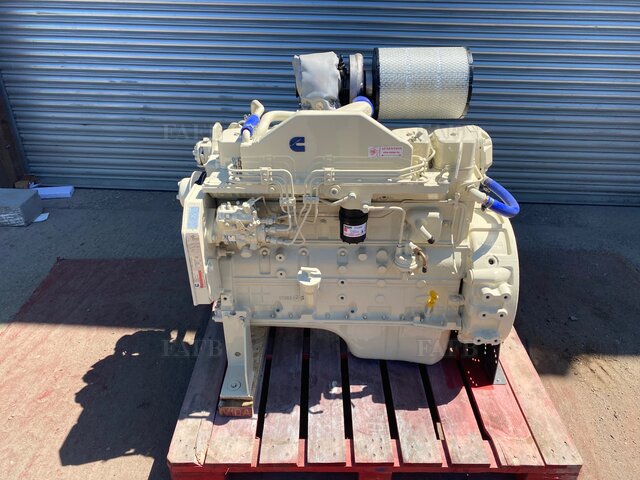 Cummins 6BT auxiliary engine - picture 1